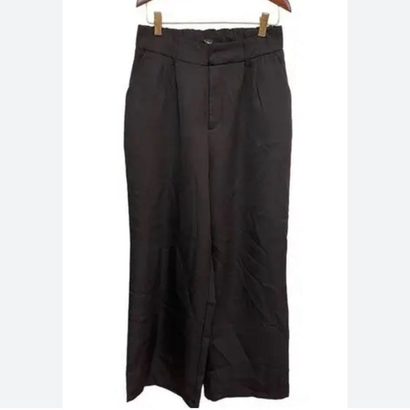 LULUMARI Dress Pants Wide Leg size medium - Picture 1 of 6